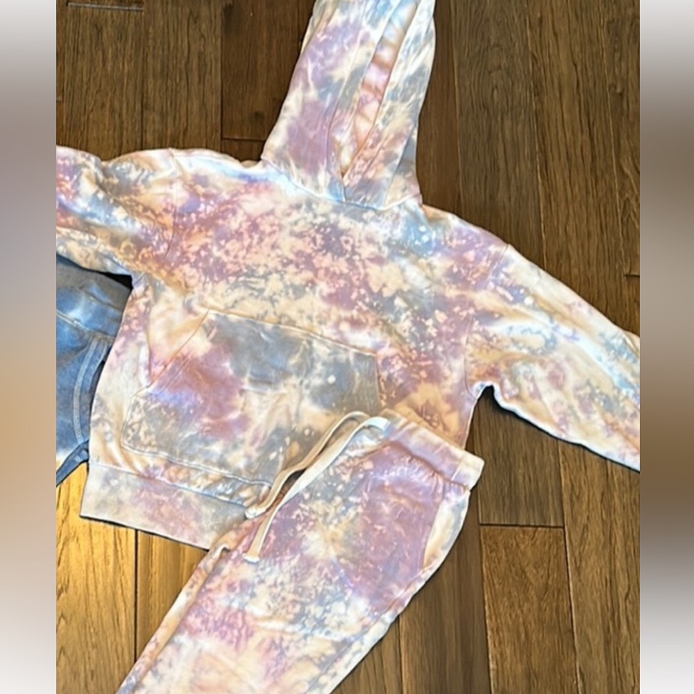 Katie j sweat outfit
